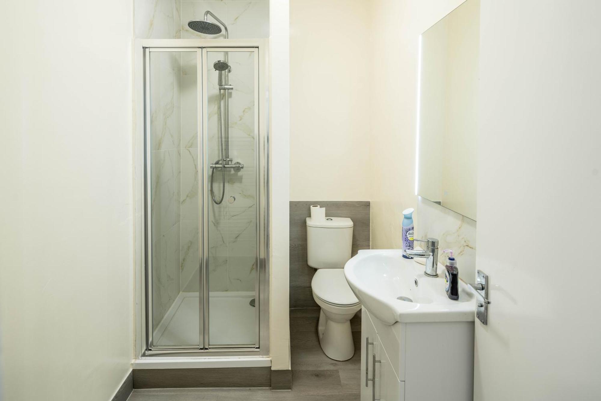 Free Parking, 2 Beds,Close To Train Station Bedford Exteriér fotografie
